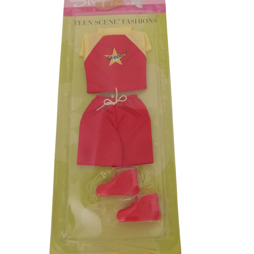 Mattel Skipper Fashion‎ Set with Pink and Yellow Accents NWOT #68028-99 1999